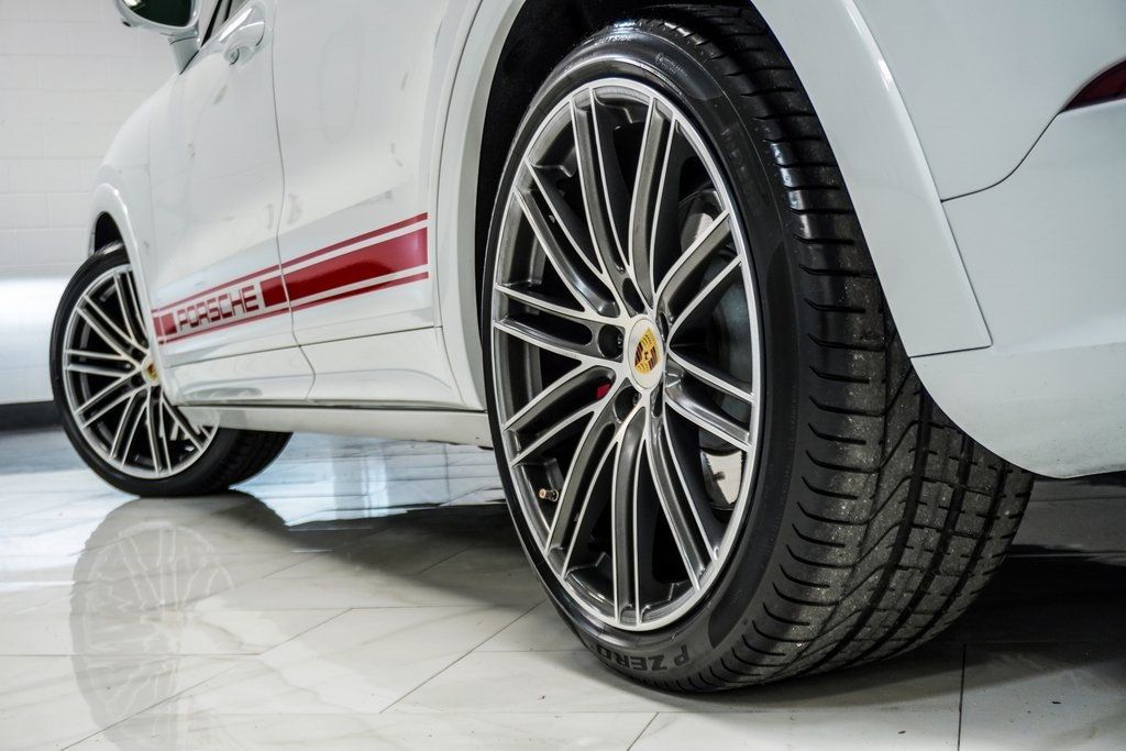 2021 Porsche Cayenne Turbo photo 9