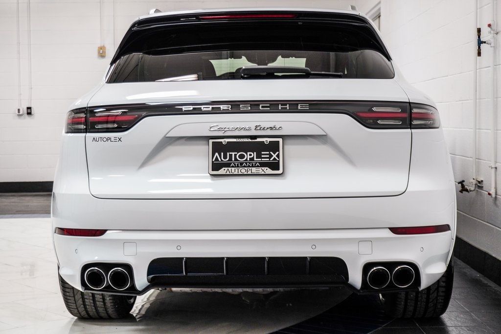 2021 Porsche Cayenne Turbo photo 12