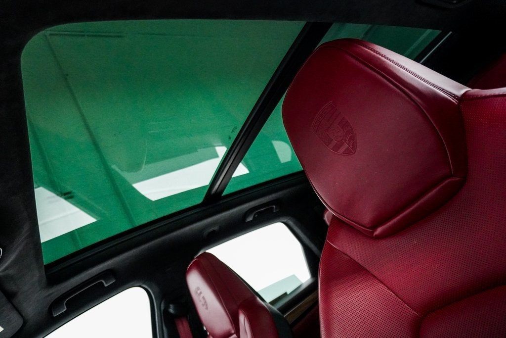 2021 Porsche Cayenne Turbo photo 20