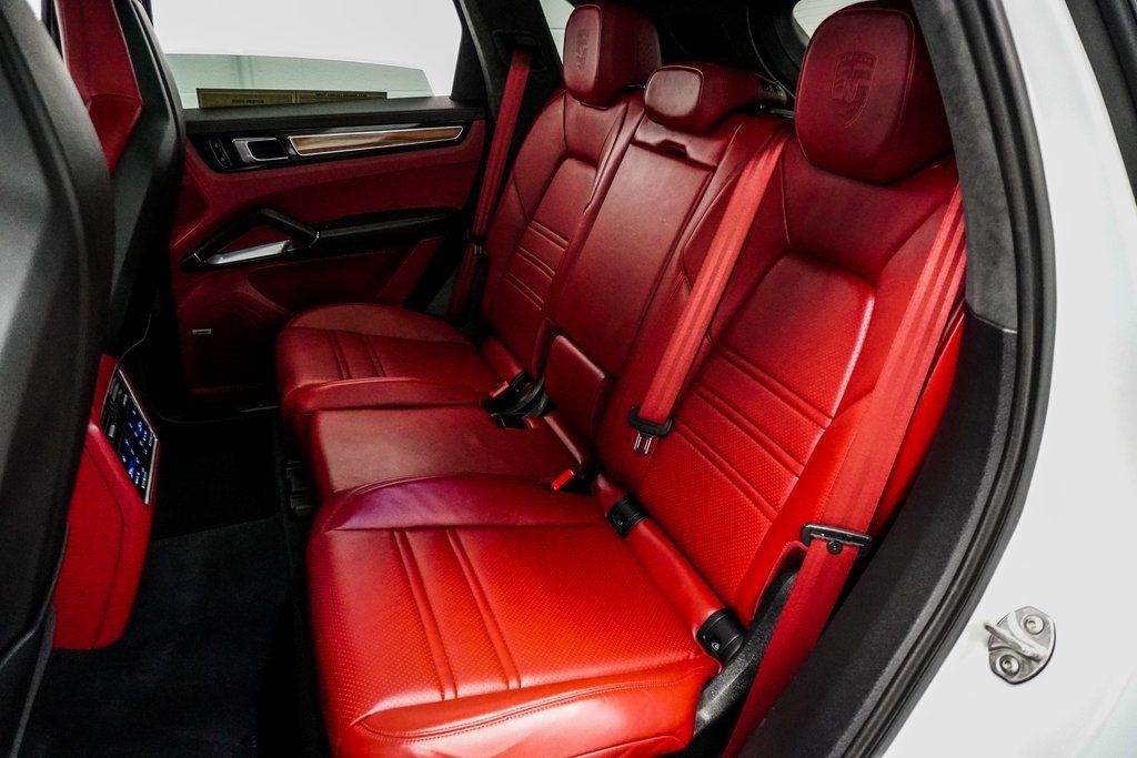 2021 Porsche Cayenne Turbo photo 22