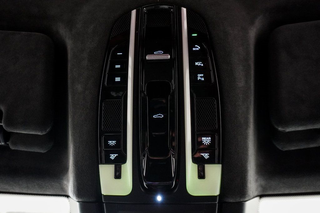 2021 Porsche Cayenne Turbo photo 48