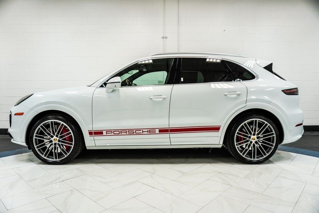 2021 Porsche Cayenne Turbo photo 7