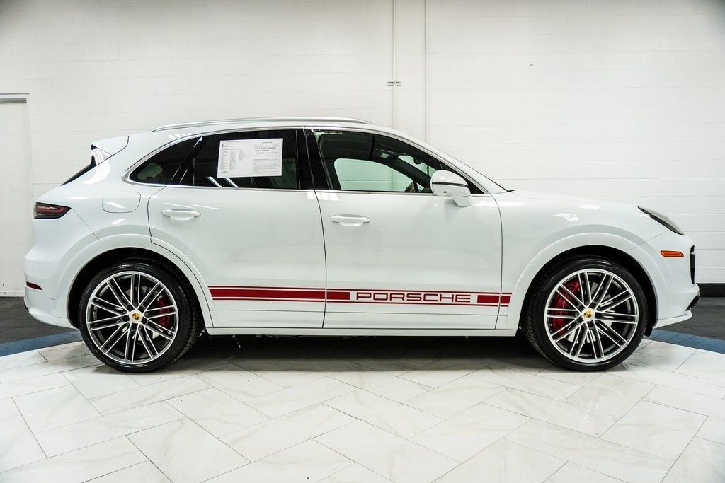 2021 Porsche Cayenne Turbo photo 8