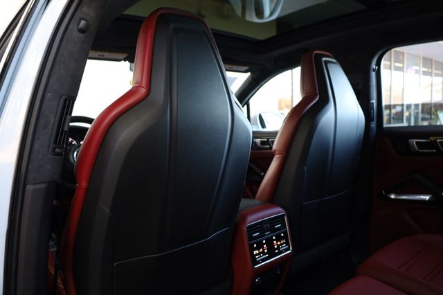 2021 Porsche Cayenne Turbo AWD - 22958246 - 17