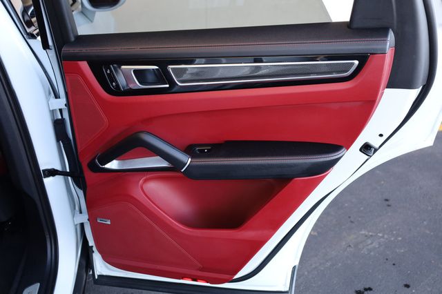 2021 Porsche Cayenne Turbo AWD - 22958246 - 19