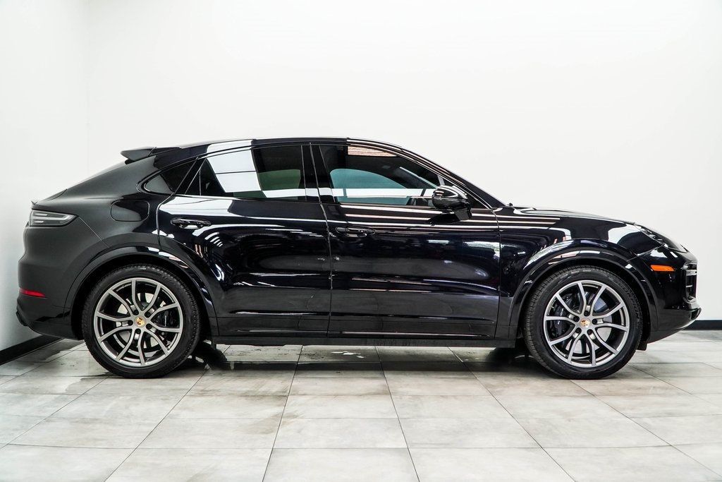 2021 Porsche Cayenne Coupe Turbo photo 3
