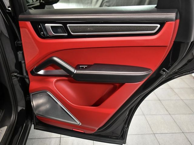 2021 Porsche Cayenne Coupe Turbo - 22776736 - 12