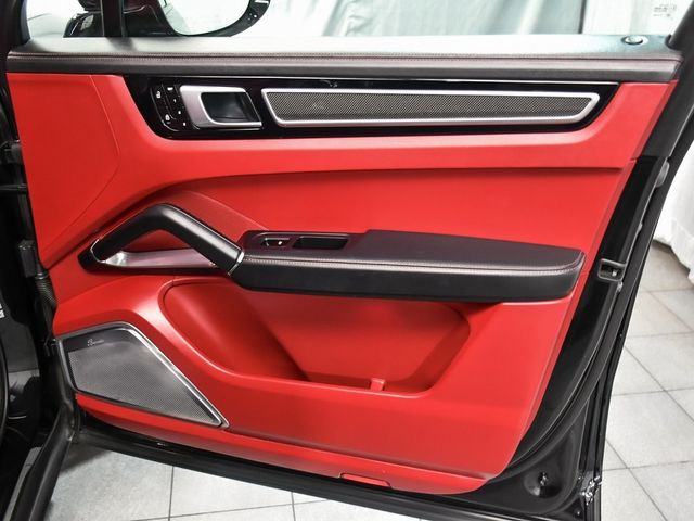 2021 Porsche Cayenne Coupe Turbo - 22776736 - 13