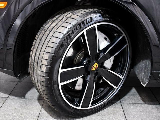 2021 Porsche Cayenne Coupe Turbo - 22776736 - 6