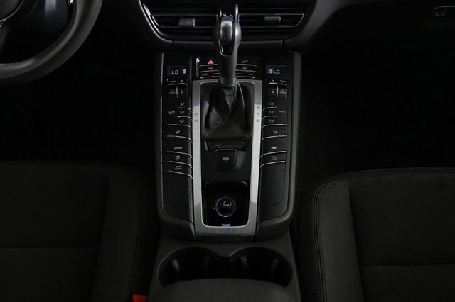2021 Porsche Macan AWD - 22949641 - 15