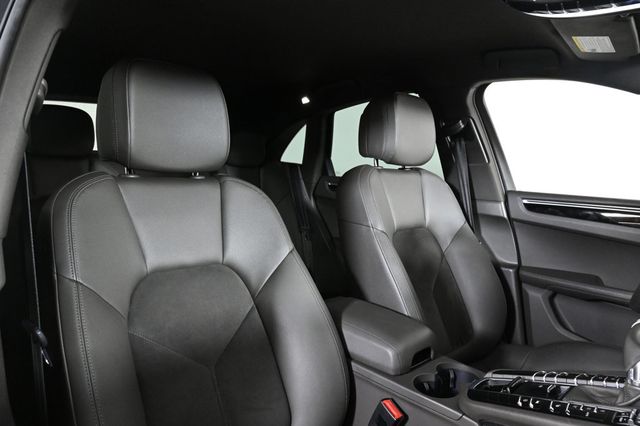 2021 Porsche Macan AWD - 22949641 - 17