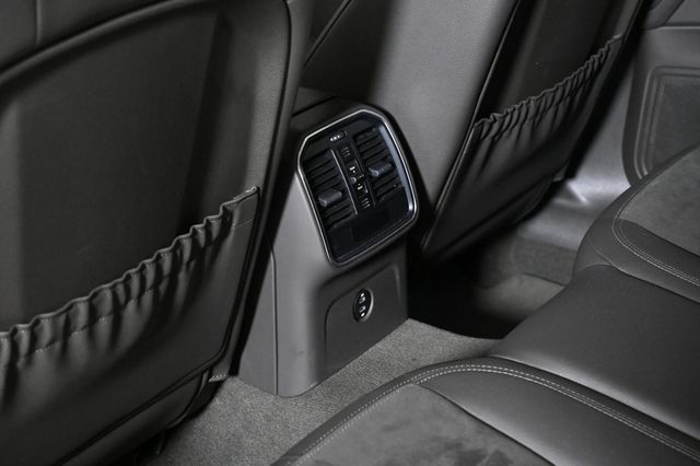 2021 Porsche Macan AWD - 22949641 - 19