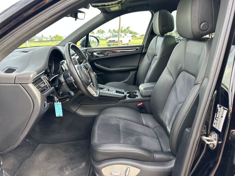 2021 Porsche Macan AWD - 22966479 - 11