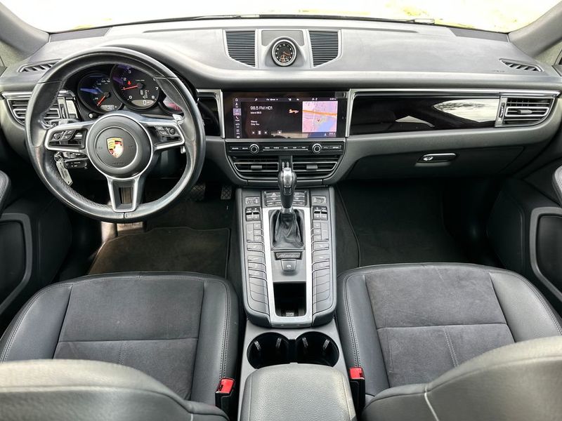 2021 Porsche Macan AWD - 22966479 - 12