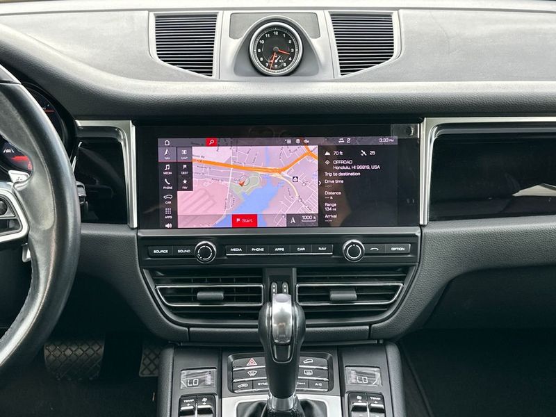 2021 Porsche Macan AWD - 22966479 - 17