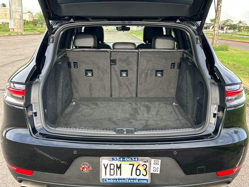 2021 Porsche Macan AWD - 22966479 - 21