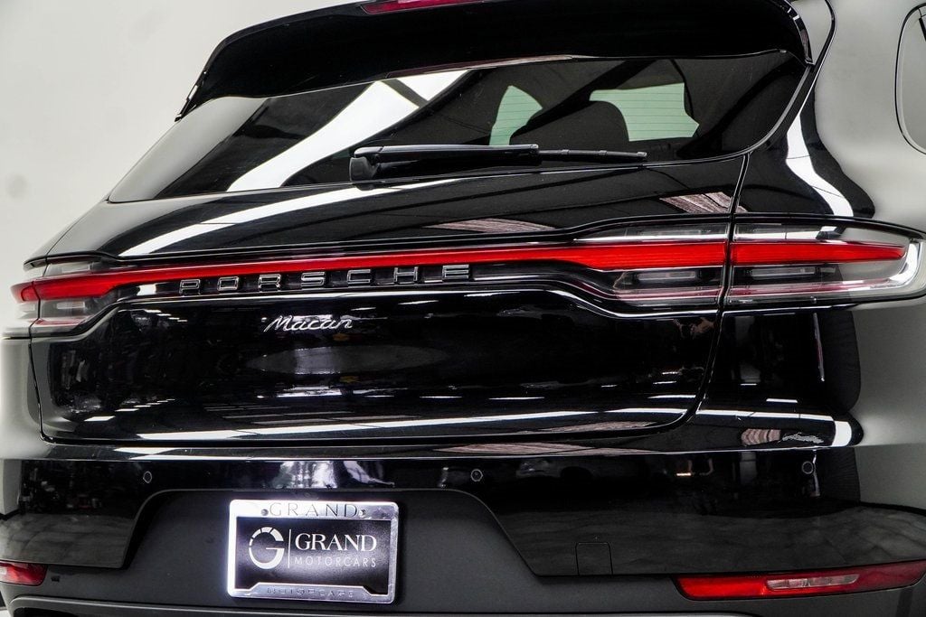 2021 Porsche Macan Base photo 11