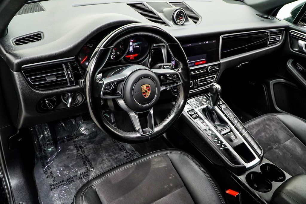 2021 Porsche Macan Base photo 13