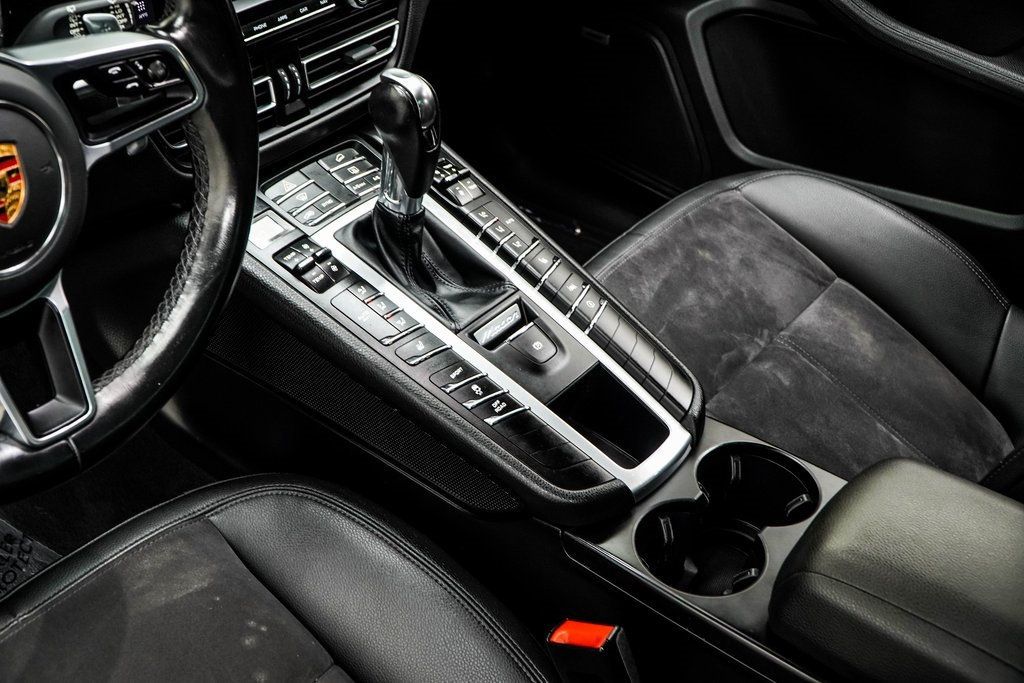 2021 Porsche Macan Base photo 14