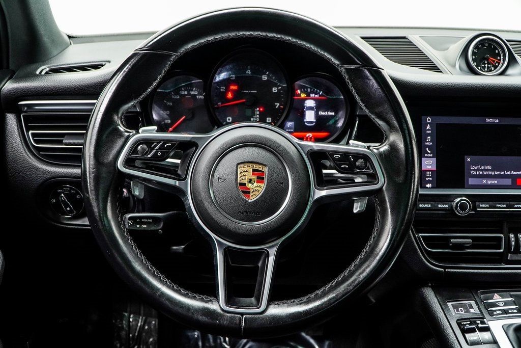 2021 Porsche Macan Base photo 16