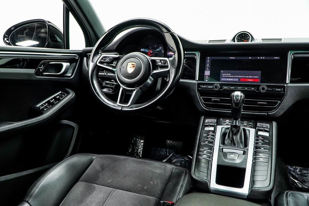 2021 Porsche Macan Base photo 17