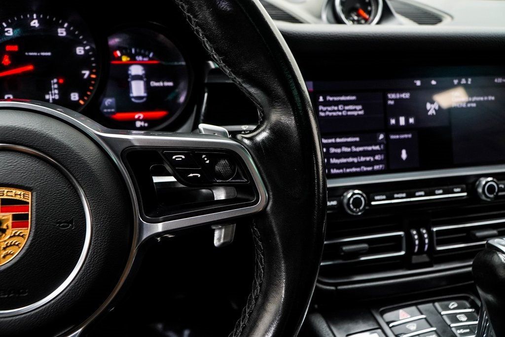 2021 Porsche Macan Base photo 29