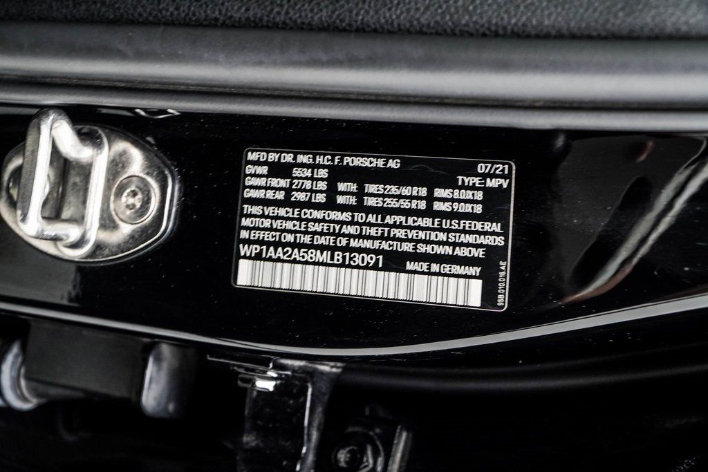 2021 Porsche Macan Base photo 43