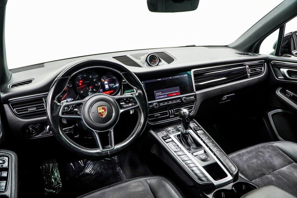 2021 Porsche Macan Base photo 3