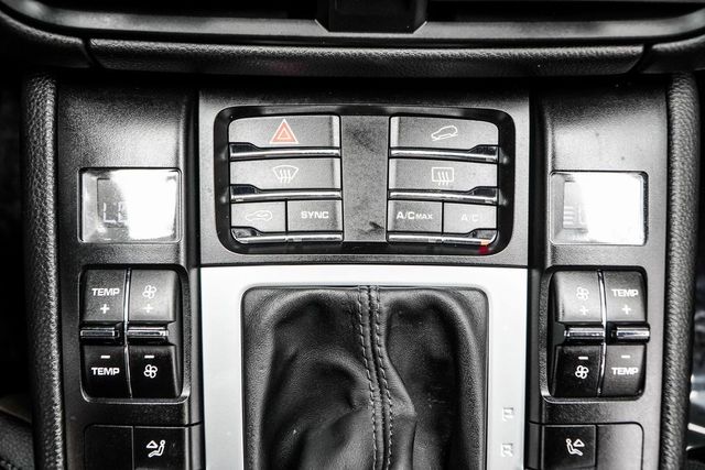 2021 Porsche Macan AWD - 22931837 - 24