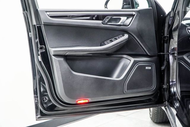 2021 Porsche Macan AWD - 22931837 - 41