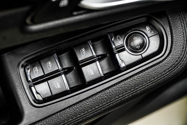 2021 Porsche Macan AWD - 22931837 - 42