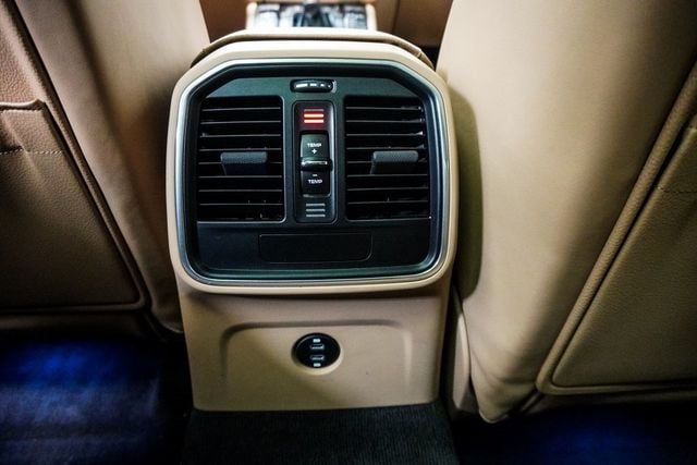 2021 Porsche Macan AWD - 22978896 - 11