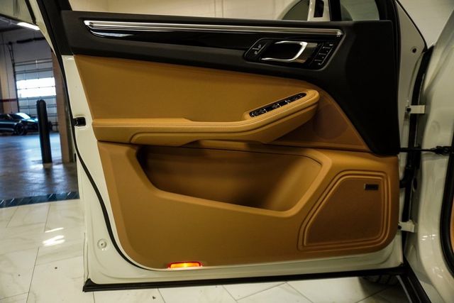 2021 Porsche Macan AWD - 22978896 - 21