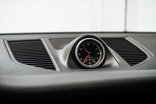 2021 Porsche Macan AWD - 22978896 - 25