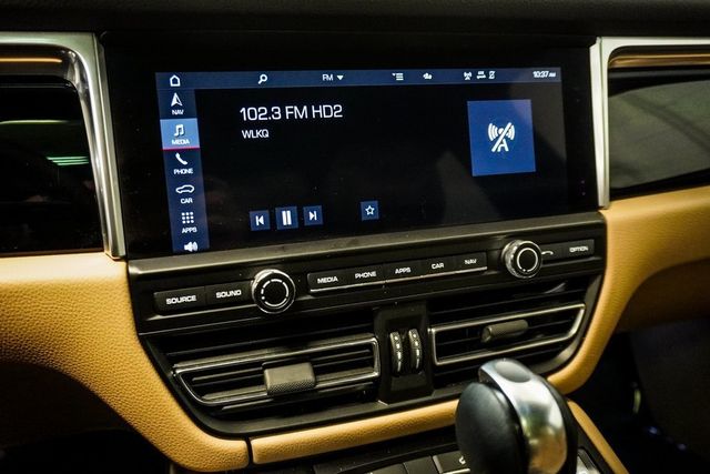 2021 Porsche Macan AWD - 22978896 - 26