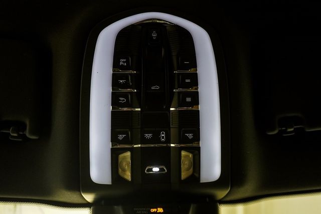 2021 Porsche Macan AWD - 22978896 - 29