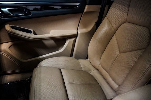 2021 Porsche Macan AWD - 22978896 - 30