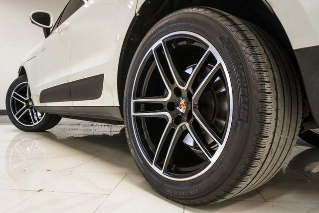 2021 Porsche Macan AWD - 22978896 - 37