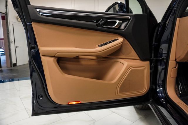 2021 Porsche Macan AWD - 23040156 - 22