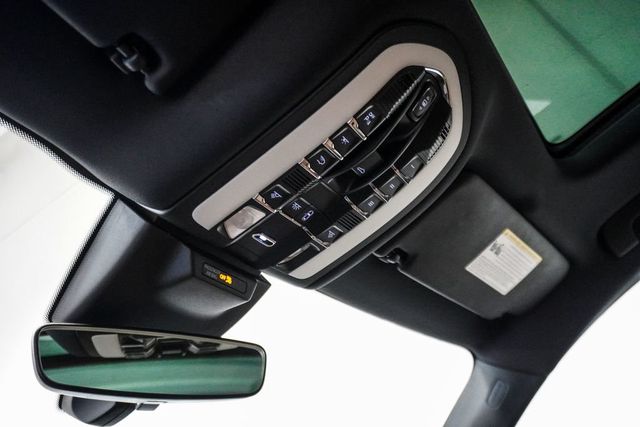 2021 Porsche Macan AWD - 23040156 - 29