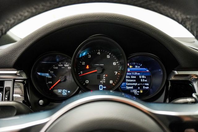 2021 Porsche Macan AWD - 23040156 - 32