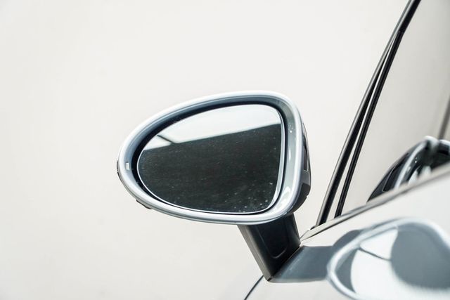 2021 Porsche Macan AWD - 22930089 - 17