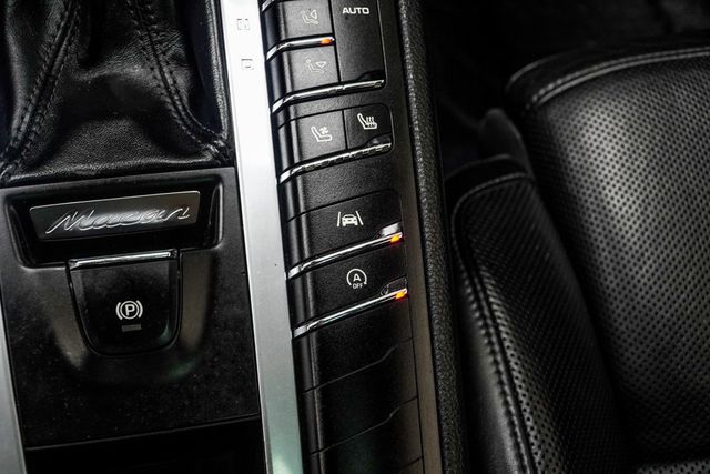 2021 Porsche Macan AWD - 22930089 - 24