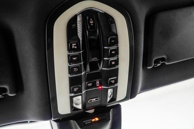 2021 Porsche Macan AWD - 22930089 - 36