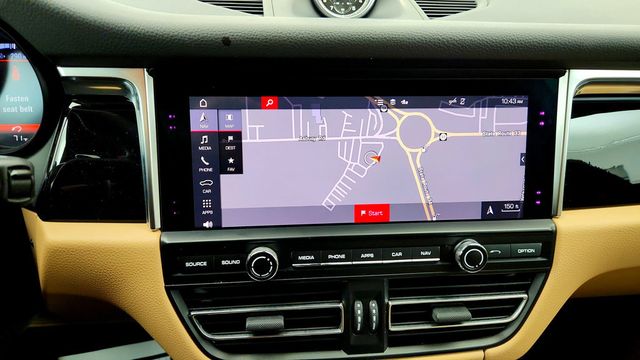 2021 Porsche Macan AWD - 23095037 - 18