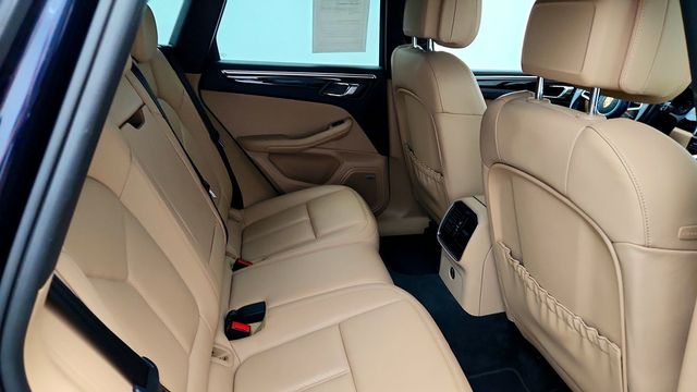 2021 Porsche Macan AWD - 23095037 - 22