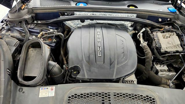 2021 Porsche Macan AWD - 23095037 - 26