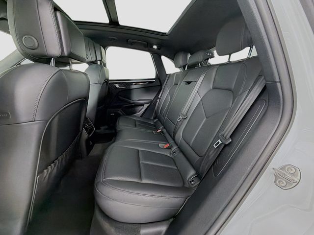 2021 Porsche Macan AWD - 22987537 - 23