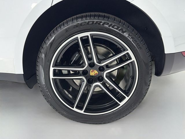 2021 Porsche Macan AWD - 22987537 - 32