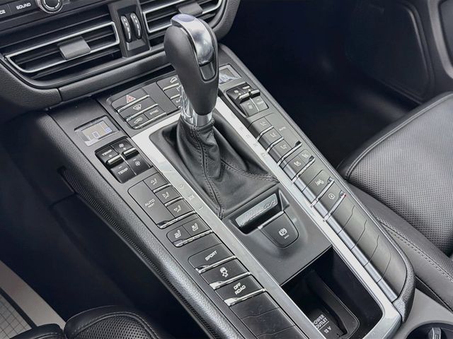 2021 Porsche Macan AWD - 23060469 - 18